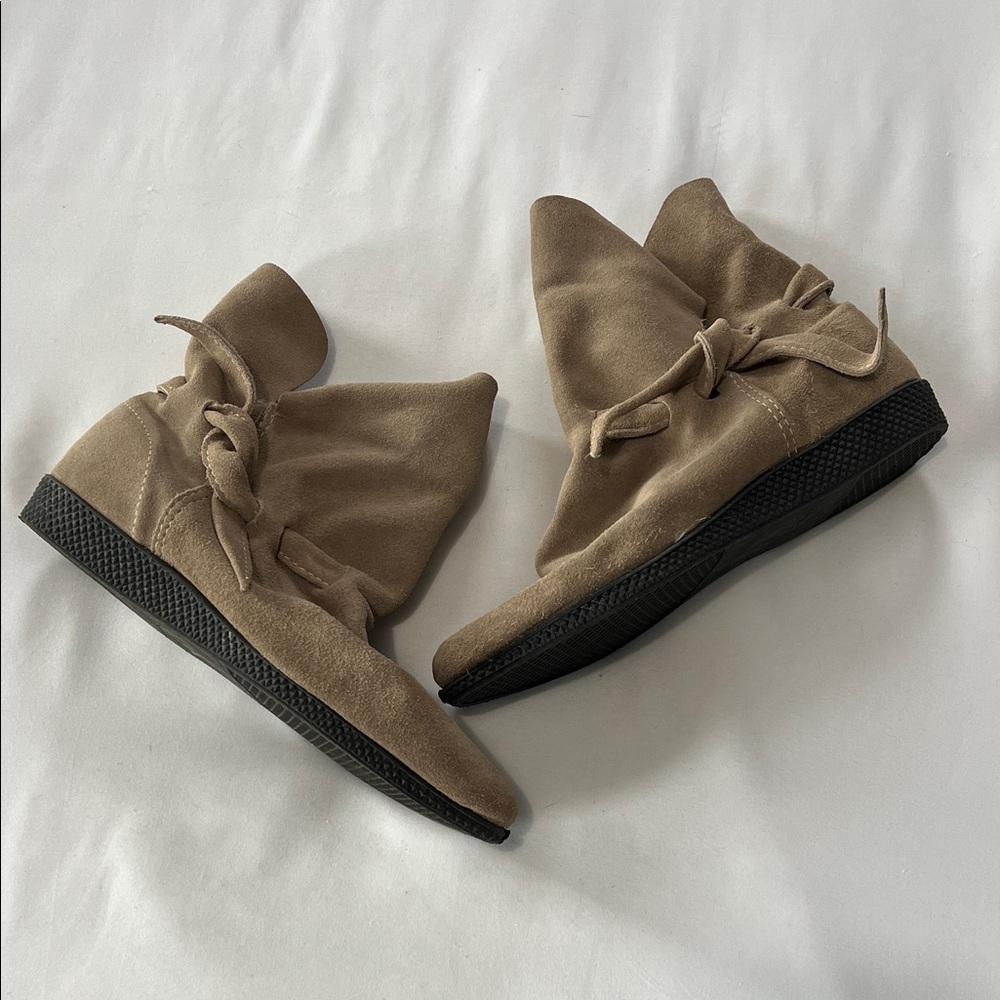 Buskens Tan Suede Booties